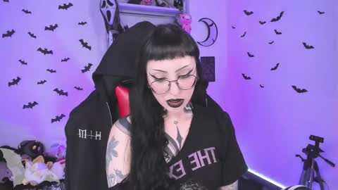 Snapshot of herinfernalmajesty chatting on March 21, 3:55 am Marie online show from March 21, 3:55 am