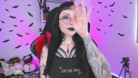 Snapshot of herinfernalmajesty chatting on April 6, 3:46 pm Marie online show from April 6, 3:46 pm