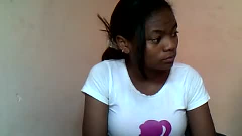 herisse01 online show from June 23, 5:49 am