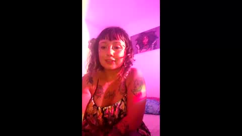 hermaioni77 online show from May 11, 4:40 am