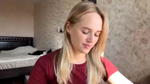 Sylvia online show from September 15, 8:03 am