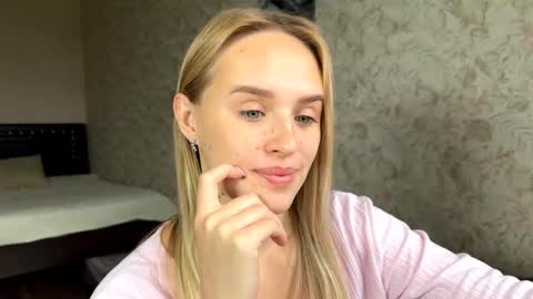 Sylvia online show from September 25, 7:45 am