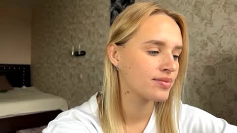 Sylvia online show from September 27, 7:35 am