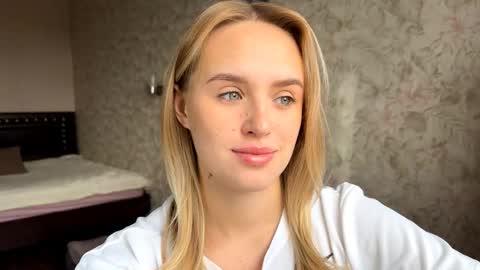 Sylvia online show from October 3, 8:22 am