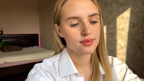 Sylvia online show from October 11, 8:13 am