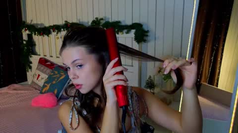 Snapshot of herminasouth chatting on March 6, 9:11 pm Nicole online show from March 6, 9:11 pm