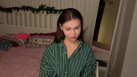 Snapshot of herminasouth chatting on March 9, 9:08 pm Nicole online show from March 9, 9:08 pm