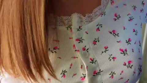 Snapshot of herminasouth chatting on March 25, 9:32 pm Nicole online show from March 25, 9:32 pm