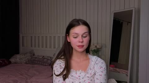 Snapshot of herminasouth chatting on April 2, 8:39 pm Nicole online show from April 2, 8:39 pm