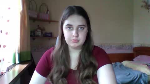 hess_luna_ online show from November 19, 9:09 am