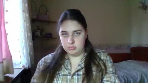 hess_luna_ online show from January 13, 10:09 am