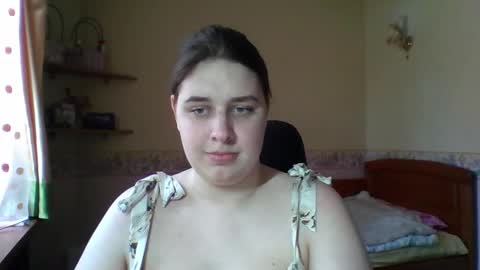 hess_luna_ online show from March 17, 10:07 am