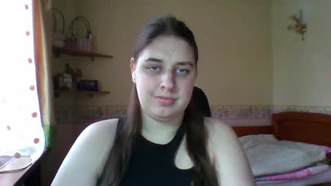 hess_luna_ online show from April 1, 9:10 am