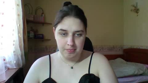 hess_luna_ online show from May 6, 9:03 am