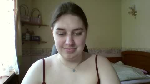 hess_luna_ online show from May 11, 9:04 am