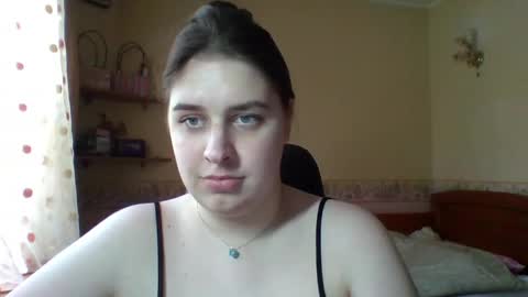 hess_luna_ online show from May 14, 9:05 am