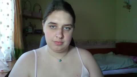 hess_luna_ online show from June 23, 9:07 am