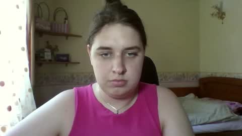 hess_luna_ online show from June 24, 8:57 am