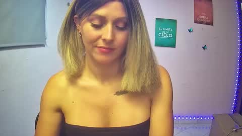 Hestesiaxx online show from November 13, 1:26 am