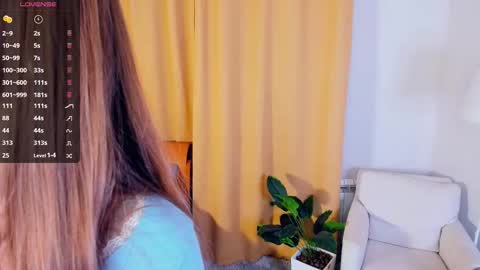 Linda online show from December 14, 8:02 pm