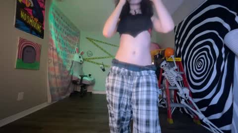 salem online show from October 24, 4:31 am