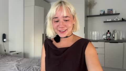 Snapshot of hey__lucy chatting on August 9, 3:50 pm Lucy Nip slip shady online show from August 9, 3:50 pm