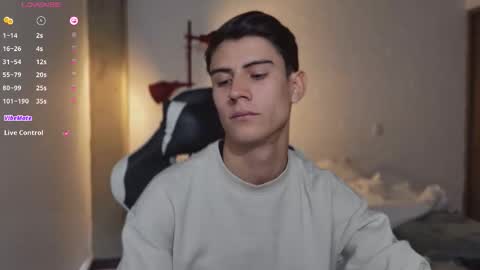 Snapshot of hey_cesard chatting on March 28, 2:16 pm hey_cesard online show from March 28, 2:16 pm