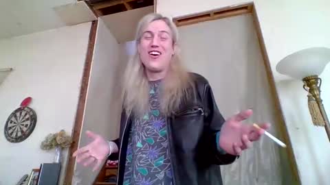 Snapshot of hey_mikky chatting on March 10, 3:20 pm hey_mikky online show from March 10, 3:20 pm
