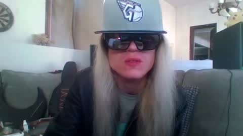 Snapshot of hey_mikky chatting on September 21, 4:30 pm hey_mikky online show from September 21, 4:30 pm