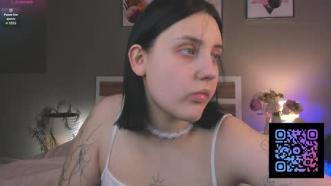 Snapshot of hey_tessa chatting on March 1, 6:10 pm Tessa online show from March 1, 6:10 pm