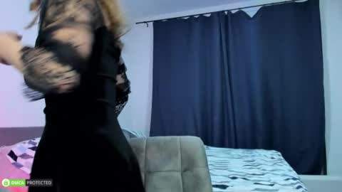 Snapshot of hey_tyankaaaa chatting on September 25, 10:46 pm Bella 3 online show from September 25, 10:46 pm