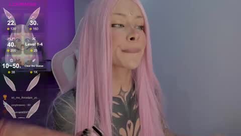 Snapshot of heybambino_ chatting on January 13, 5:33 am Bambi.....Help me get 100 likes in the satisfaction bar. online show from January 13, 5:33 am