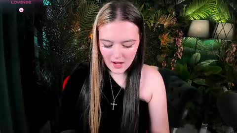 Snapshot of heymarybaby chatting on September 22, 5:09 am Amazing Mary online show from September 22, 5:09 am