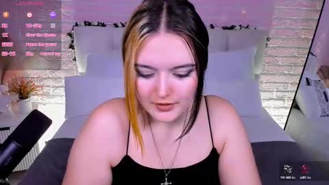 Snapshot of heymarybaby chatting on October 8, 11:08 am Amazing Mary online show from October 8, 11:08 am