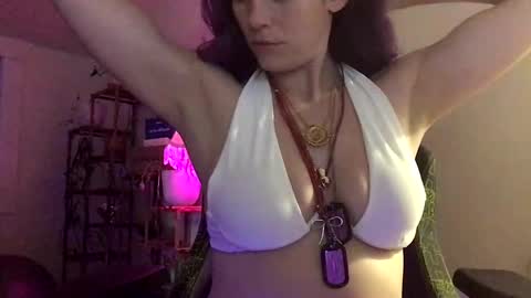 Snapshot of heynicole01 chatting on January 9, 5:13 am FlexieFae online show from January 9, 5:13 am