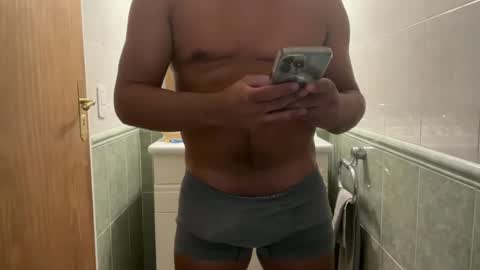 Snapshot of hhernan1 chatting on March 9, 5:55 am hhernan1 online show from March 9, 5:55 am