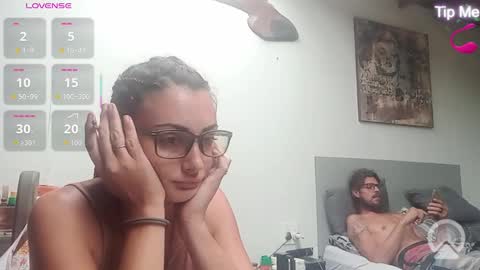 Snapshot of hhnixandd chatting on February 14, 9:39 am NixD online show from February 14, 9:39 am