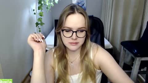 Snapshot of hi_haos chatting on February 16, 12:45 pm hi_haos online show from February 16, 12:45 pm