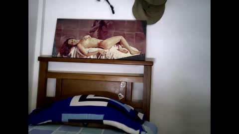 hideonbush online show from October 6, 3:31 pm