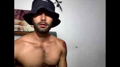 hideonbush online show from January 9, 7:59 pm