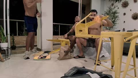 Terry and E online show from December 12, 1:10 am