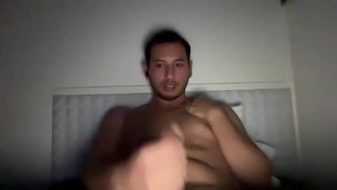 Snapshot of highlightsintown chatting on October 4, 9:57 pm highlightsintown online show from October 4, 9:57 pm