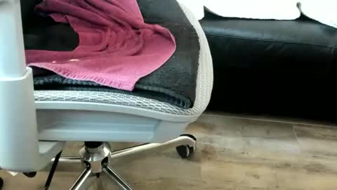 Snapshot of hiheelz chatting on February 14, 3:20 pm hiheelz online show from February 14, 3:20 pm