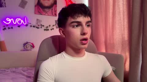 Snapshot of hiidear chatting on March 6, 9:50 am twinkvadusha online show from March 6, 9:50 am