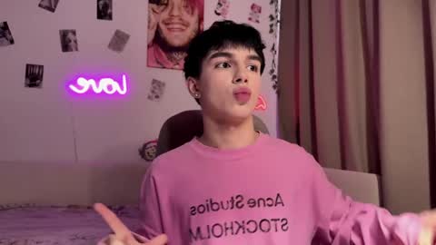 Snapshot of hiidear chatting on April 2, 12:25 pm twinkvadusha online show from April 2, 12:25 pm