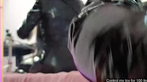 Snapshot of hikiko_doll_ chatting on October 1, 11:00 pm Call me hikiko or kiko online show from October 1, 11:00 pm