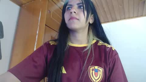 hilaril18 online show from October 5, 4:27 pm