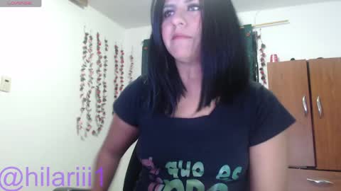Snapshot of hilari18 chatting on April 13, 11:54 pm hilaril18 online show from April 13, 11:54 pm