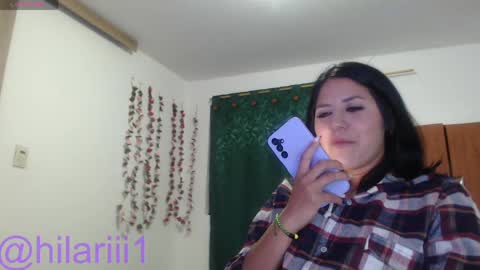 Snapshot of hilari18 chatting on April 15, 6:26 pm hilaril18 online show from April 15, 6:26 pm