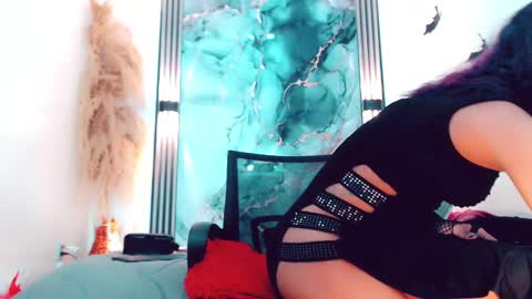 Hilary Avilan online show from September 13, 7:13 pm